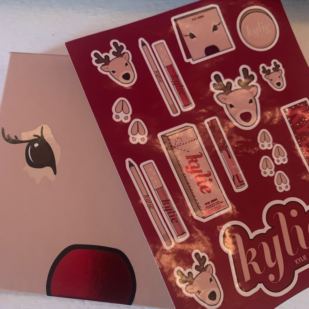 Kylie Cosmetics holiday palette